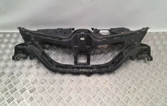 Renault Captur II Front bumper upper radiator grill 620365678R