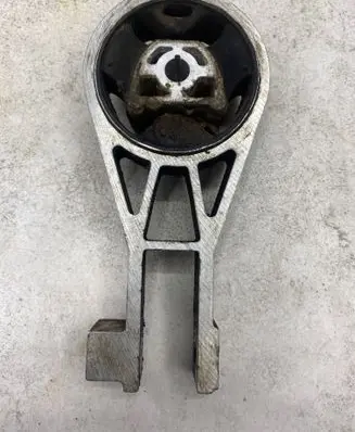 Opel Corsa D Gearbox mount 633374681 1305093