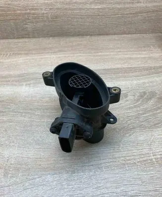 BMW 5 E39 Mass air flow meter 7787076 0928400468