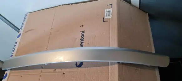 Volvo S60 Front bumper splitter molding 08693183