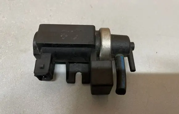 BMW X5 E53 Turbo solenoid valve 72279600