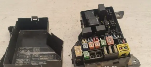 Volvo S40, V40 Fuse module 30859714 72541985