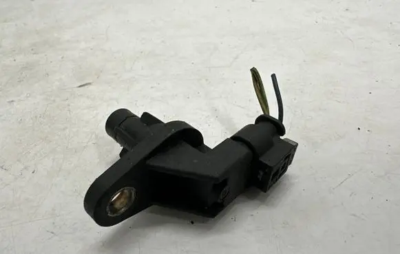 Mercedes-Benz E W212 Camshaft position sensor A6519050100