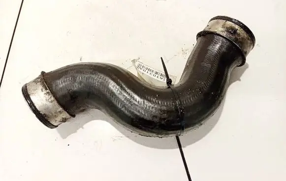 Skoda Octavia Mk2 (1Z) Intercooler hose/pipe 
