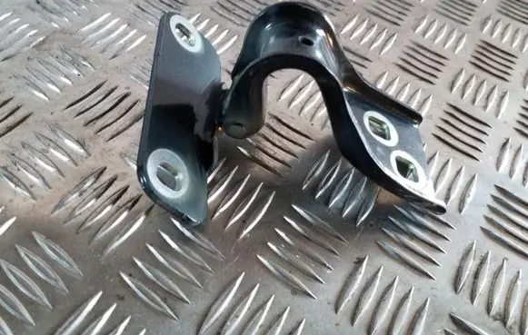 Opel Astra J Tailgate/trunk/boot hinge 13258165