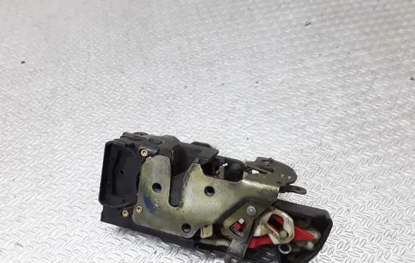 Opel Frontera B Front door lock 16634325