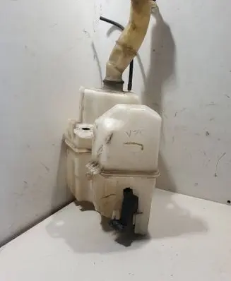 Volvo V70 Windshield washer fluid reservoir/tank 9178881