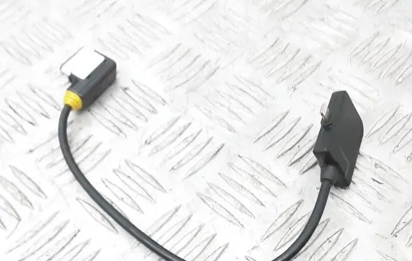 Audi Q3 8U iPod connector socket 4F0051510AL