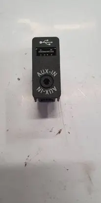 BMW 3 F30 F35 F31 AUX in-socket connector 9229246 169593