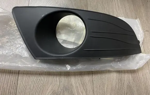 Renault Logan I Front fog light trim/grill 8200838548