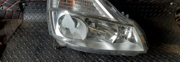 Renault Modus Headlight/headlamp 8200658387
