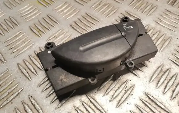 Mercedes-Benz E W211 Parking (PDC) sensor switch 2118206510