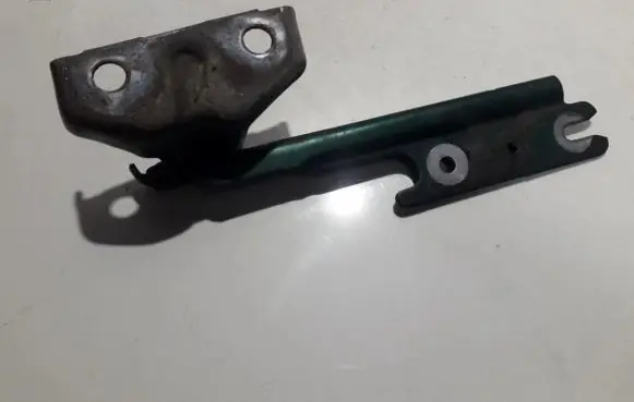 Mazda 626 Engine bonnet/hood hinges