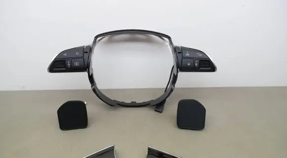 Steering wheel buttons/switches