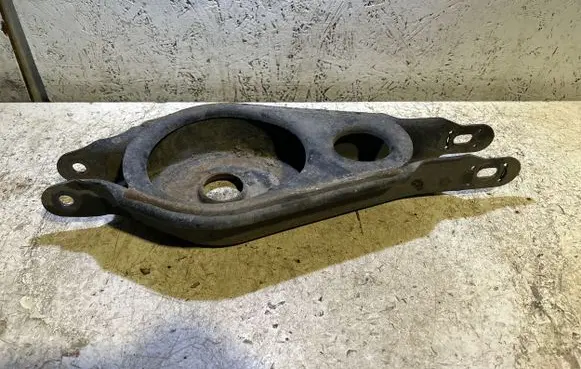 Chrysler Pacifica Rear upper control arm/wishbone