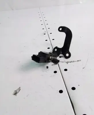 Opel Insignia A Vacuum valve 55566127