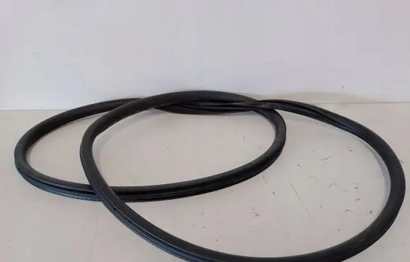 Peugeot 3008 II Rubber seal loading door 9811538180