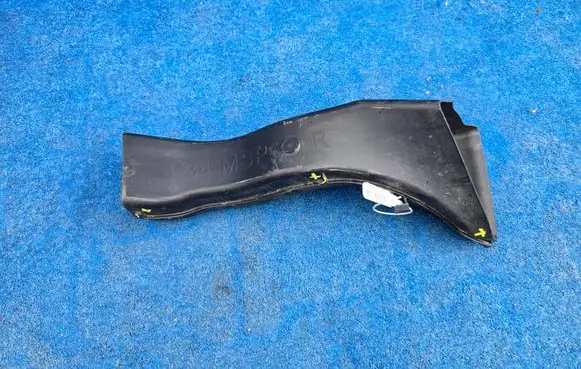 BMW 3 GT F34 Intercooler air guide/duct channel 8057204