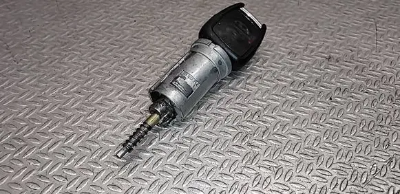 Opel Zafira A Ignition lock 13107757