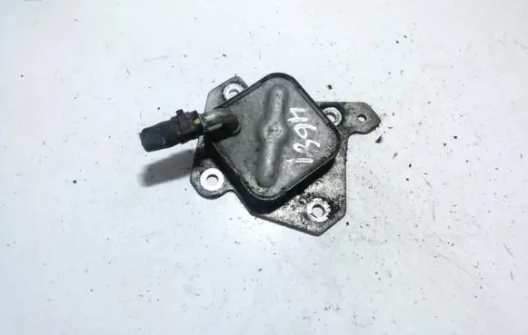 Toyota Yaris Engine oil radiator 