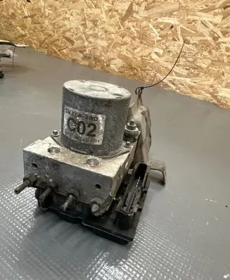 Hyundai Santa Fe ABS Pump 589102B850