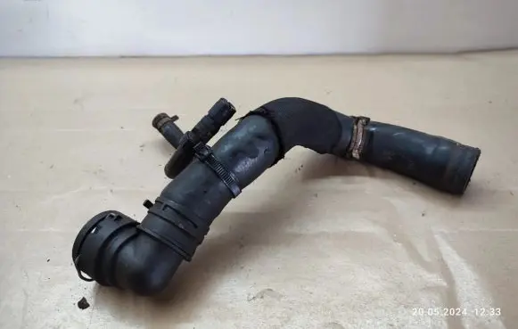 Land Rover Range Rover Sport L320 Engine coolant pipe/hose