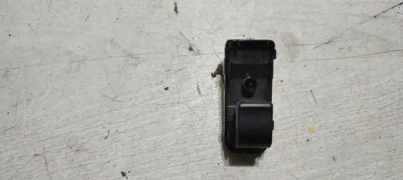 Mazda 2 Electric window control switch D09H66370