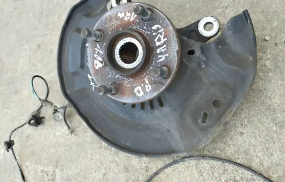 Toyota Yaris Front wheel hub