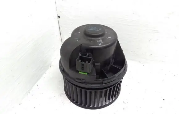 Ford Kuga II Heater fan/blower AV6N18456BA