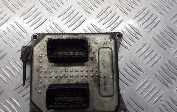 Opel Zafira B Engine control unit/module 12992406XU