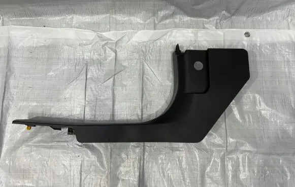 Alfa Romeo Stelvio Foot area side trim 