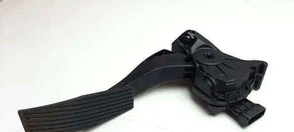 Opel Insignia A Accelerator throttle pedal 13237352 M7049