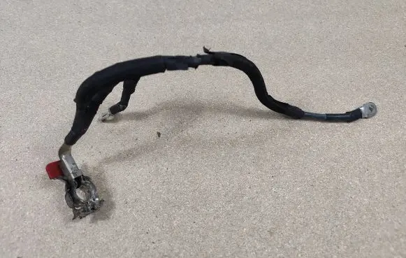 Peugeot 3008 I Positive cable (battery)