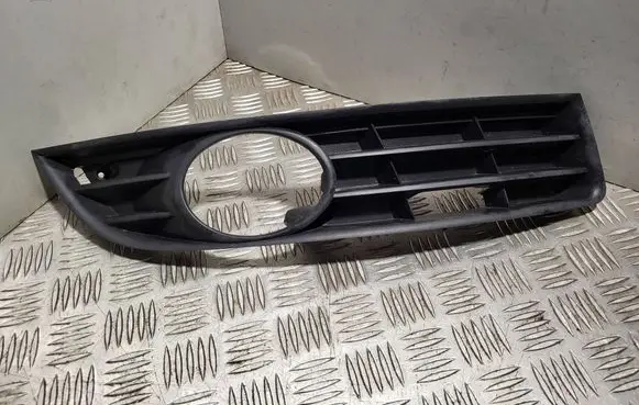 Volkswagen PASSAT B6 Front fog light trim/grill 
