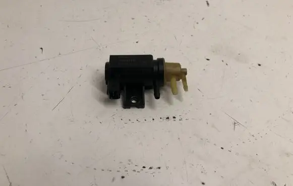 Opel Vivaro Turbo solenoid valve 149566740R 70181413 12V15T055