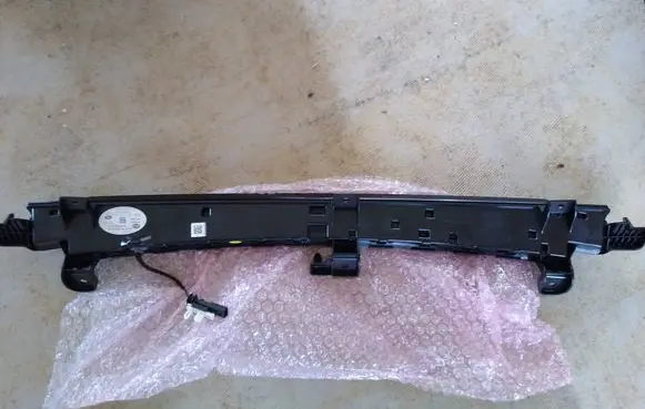 Land Rover Defender Third/center stoplight 01422000 2DA2564 01422000051139