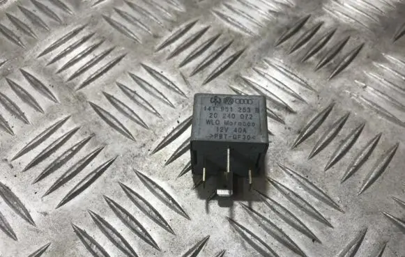 Volkswagen Golf IV Other relay 141951253b 20240072