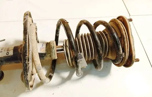 Toyota Avensis T270 Front coil spring 