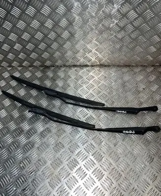 Volkswagen PASSAT B5 Front wiper blade arm 183144