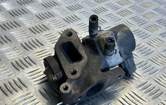 Nissan Almera Tino EGR valve 