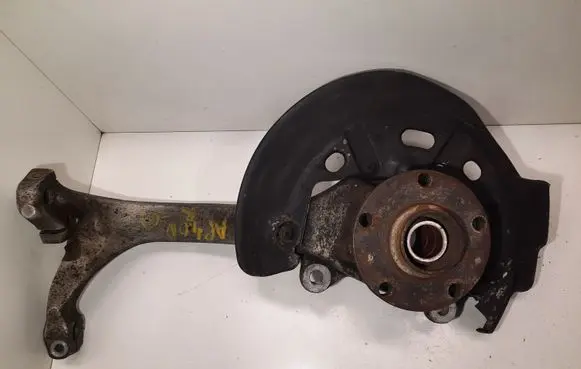 Audi A8 S8 D3 4E Front wheel hub 8E0258