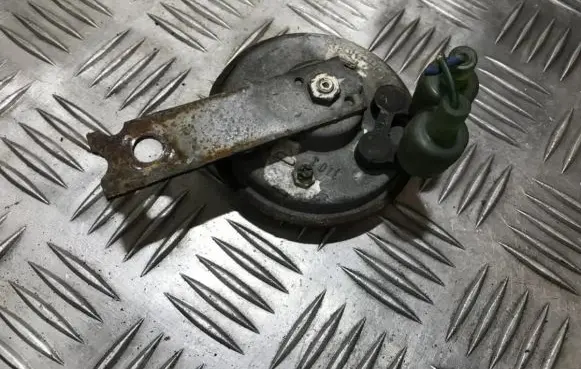 Mitsubishi Colt Horn signal 00933