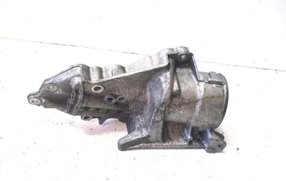 Mercedes-Benz C W204 Oil filter mounting bracket A2721800210