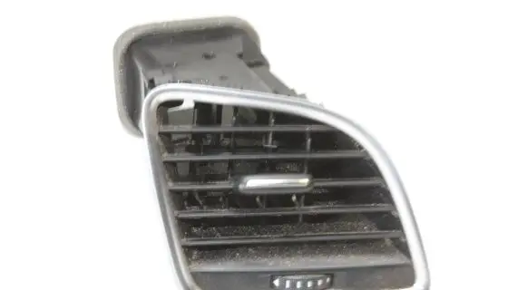 Audi Q3 8U Dashboard air vent grill cover trim 8U2820902B