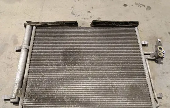 A/C cooling radiator (condenser)