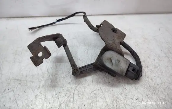 Nissan X-Trail T32 Headlight/headlamp level sensor 6PM010017