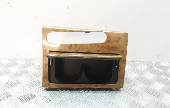 Cup holder front