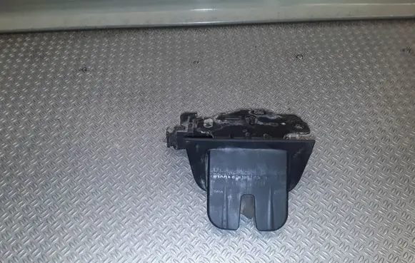 Audi A4 S4 B7 8E 8H Tailgate/trunk/boot lock/catch/latch 8P4827505C