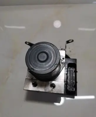 BMW X1 E84 ABS Pump 6860217 6860216