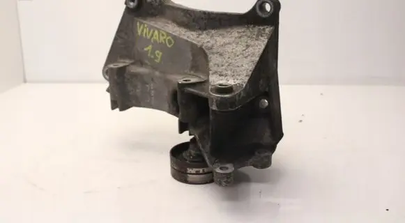 Opel Vivaro Engine mounting bracket 7700113199